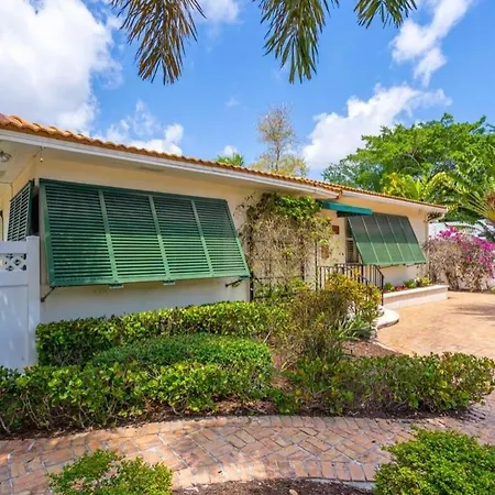 3 Bedroom Victoria Park Pool